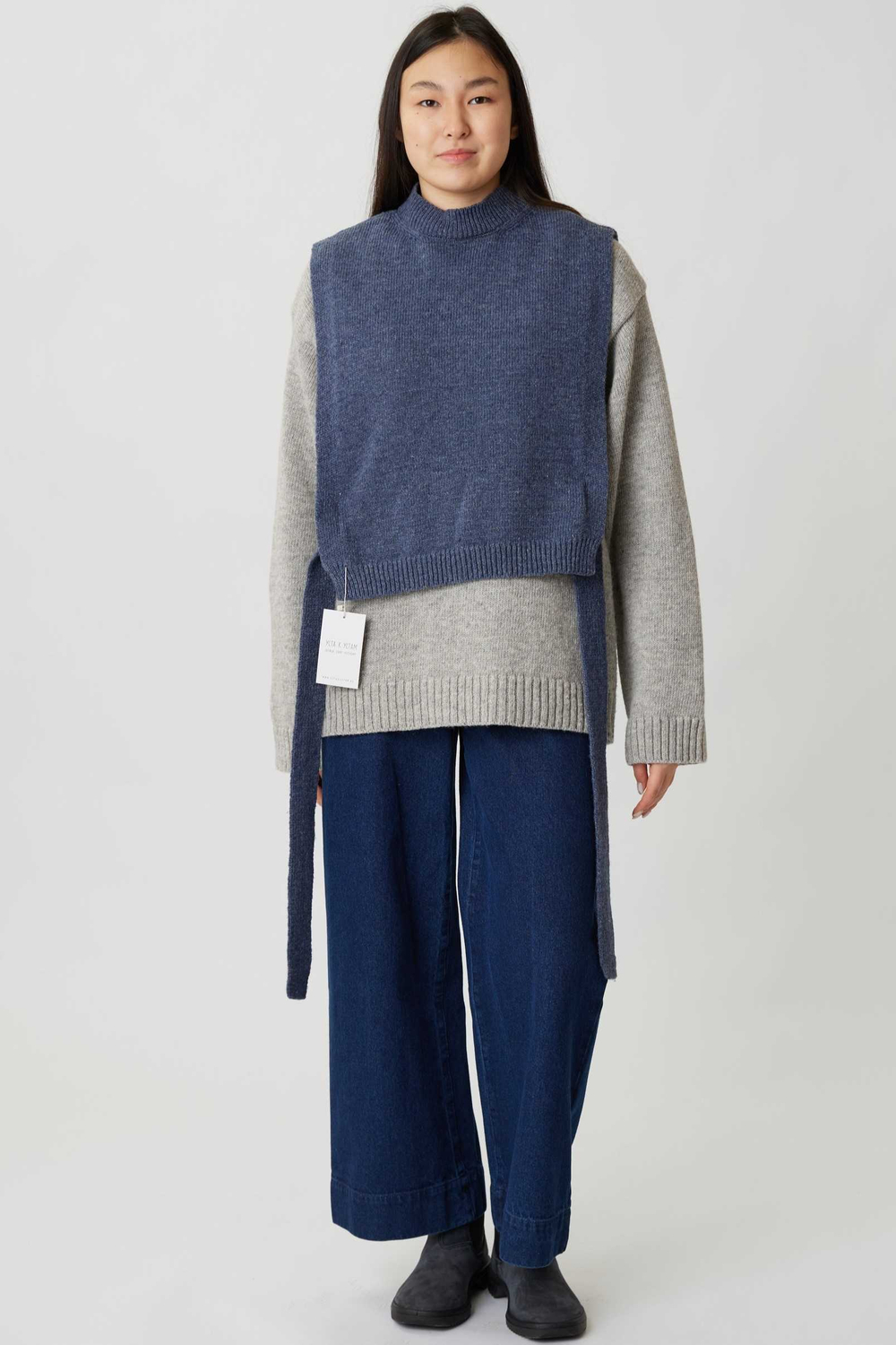 Манишка из шерсти джинсового цвета