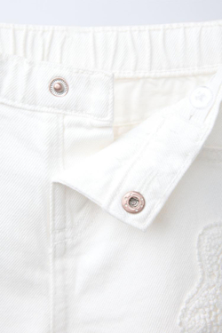 ZARA БРЮКИ ПРЯМОГО КРОШЕ ИЗ ТВИЛА С ЦВЕТОЧНОЙ ДЕТАЛЬЮ ИЗ КРУЖЕВА КРОШЕ, ЖЕЛТОВАТО-БЕЛЫЙ