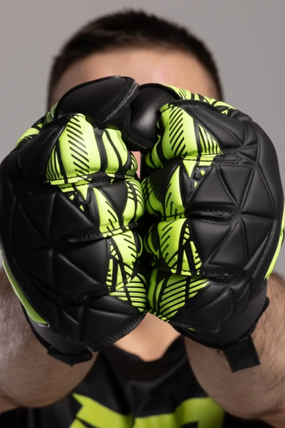 Вратарские перчатки Football Masters Invictus X Training