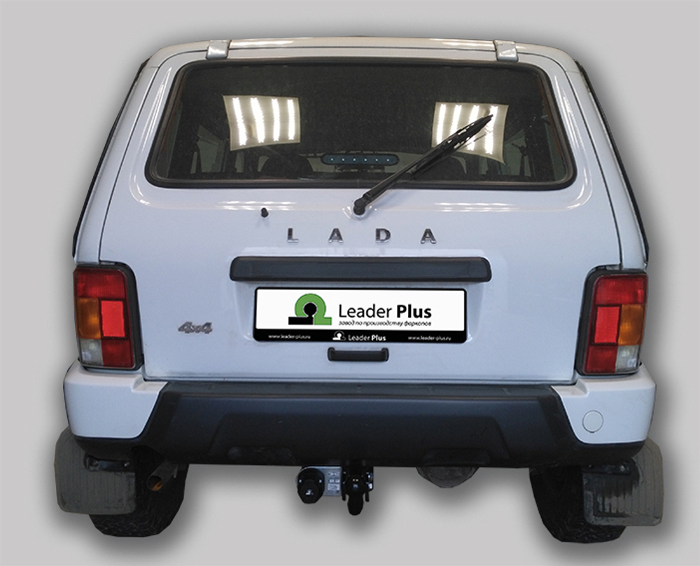 Фаркоп с унив. электрикой Smart (разборное, со съемным шаром для 2121 URBAN с газовым оборудованием ( 2014-) арт.T-VAZ-45A