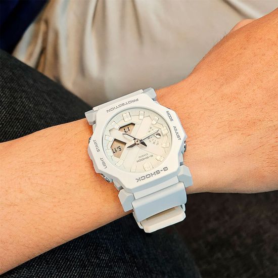 Наручные часы Casio G-Shock GA-2300-7ADR