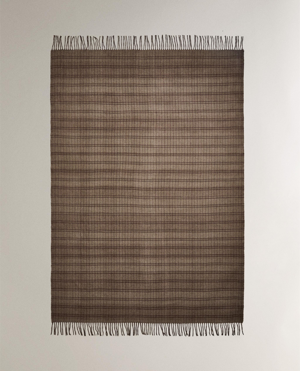 Zara Home плед из полиэстера, хаки, в полоску, 140x190 см