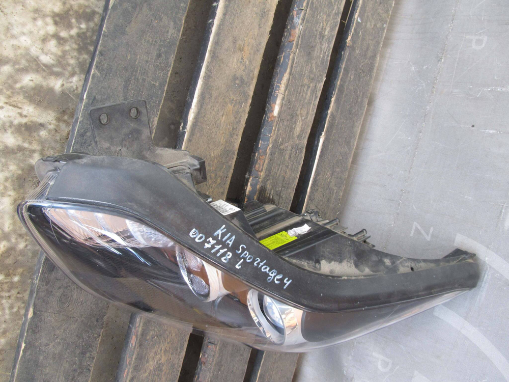 Фара левая ксенон Kia Sportage 4 (QL) 16-18 Б/У Оригинал 92101F1100