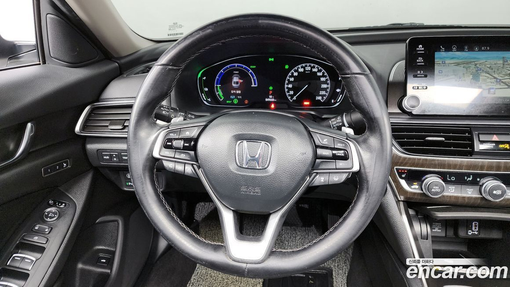 Honda Accord 10 Generation 2.0 Hybrid Touring (10.2020)
