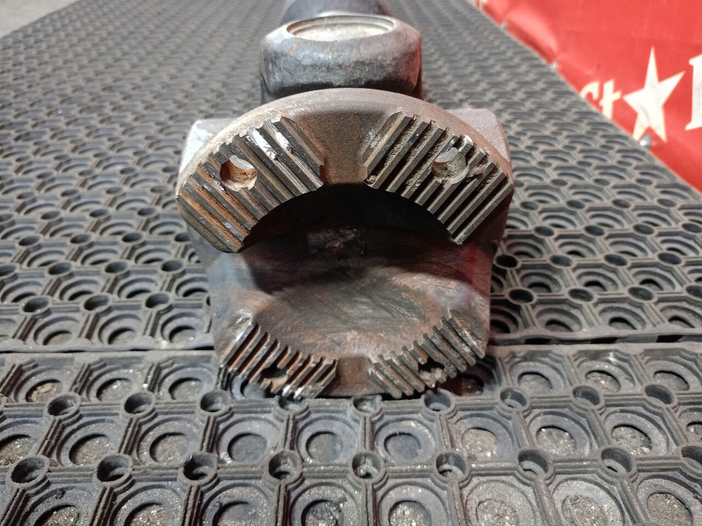 Вал карданный 1720 мм.