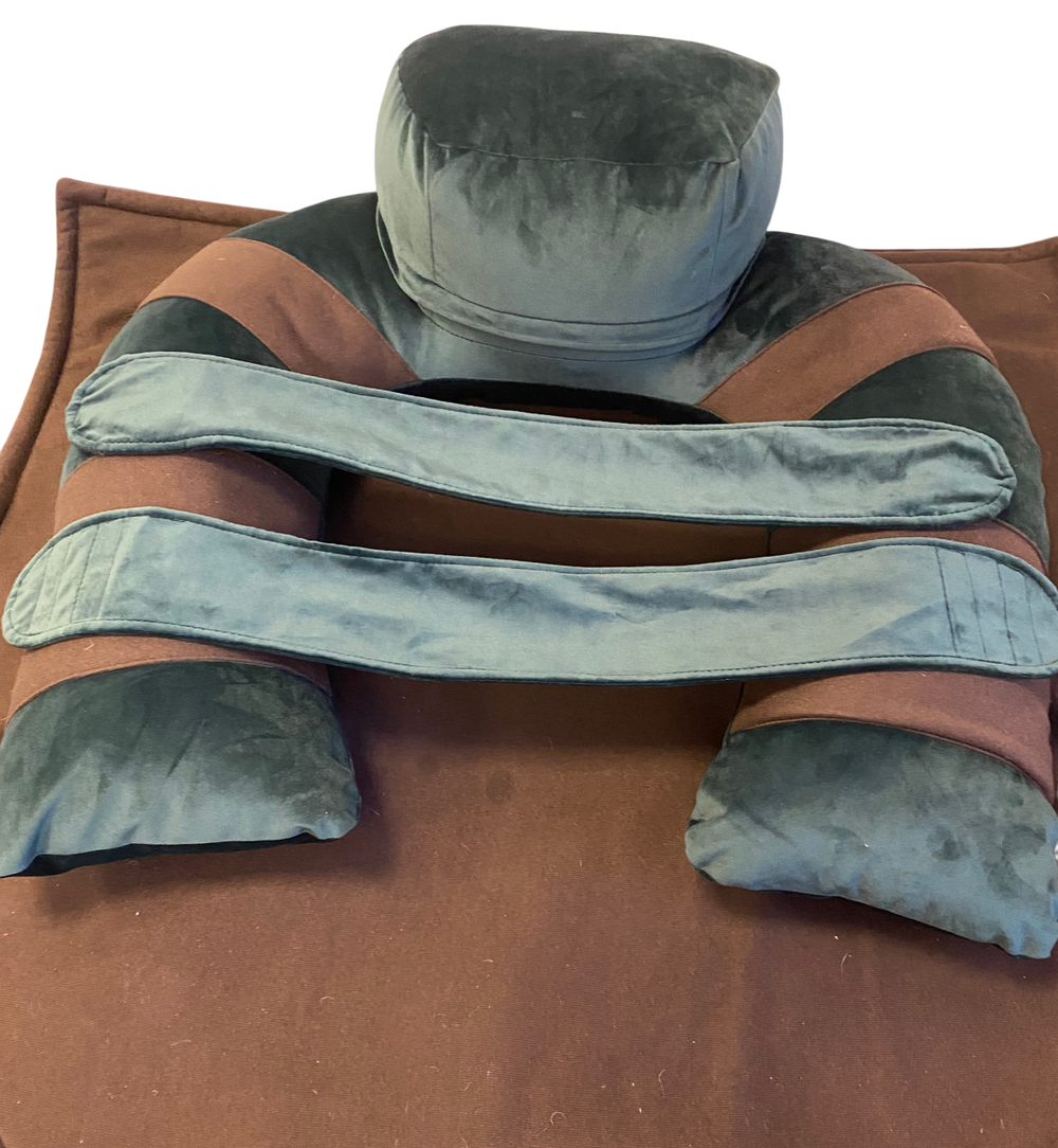 Подушка для фиксации с ковриком