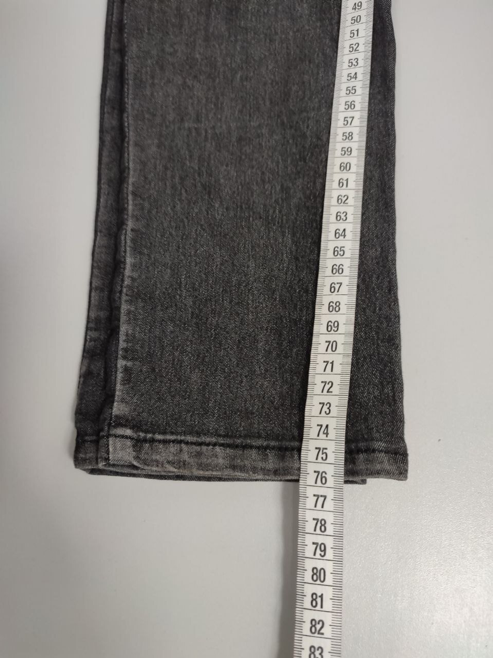 Джинсы темные 42-44 размер