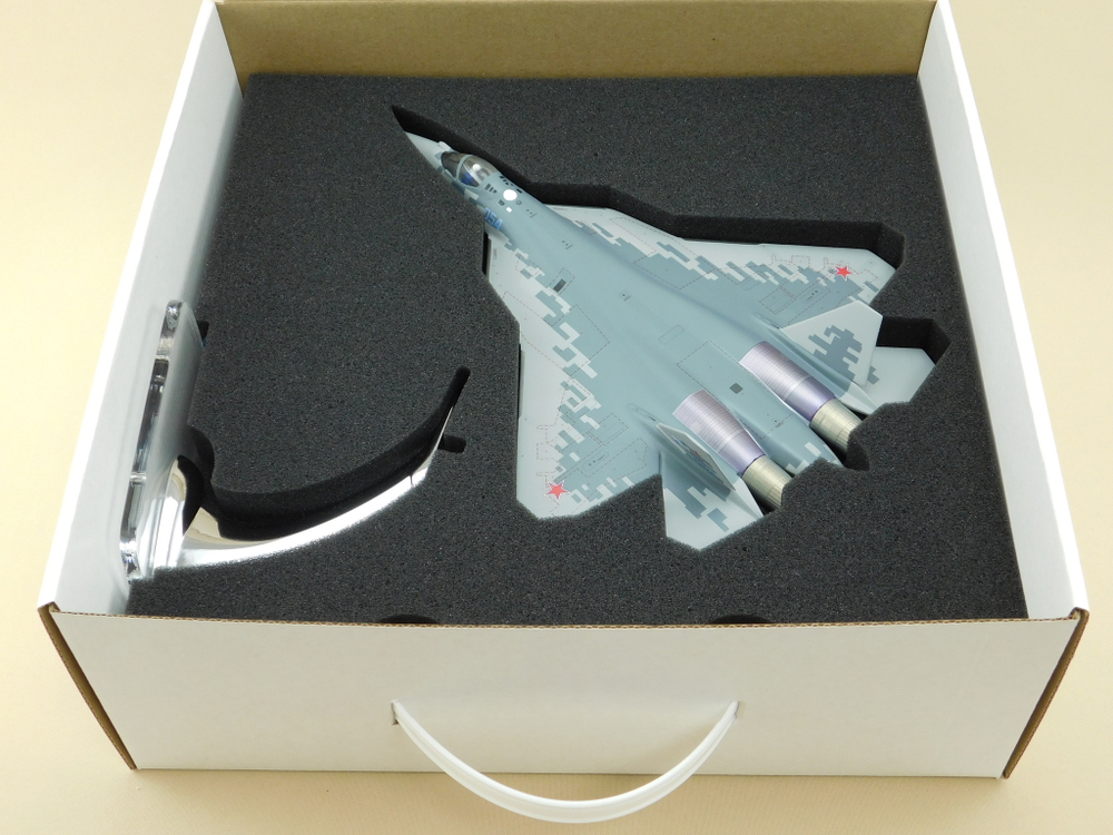 Модель самолета Су-57 (М1:72, 054, Пиксели)