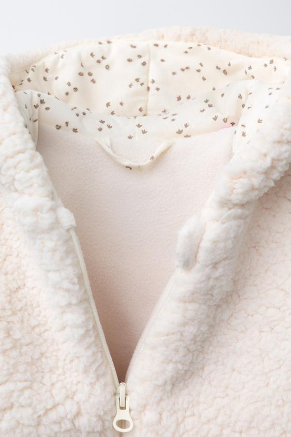 ZARA КОМБИНЕЗОН ИЗ ИСКУССТВЕННОЙ ОВЧИНЫ И ПОЛАРФЛИСА, ЭКРЮ