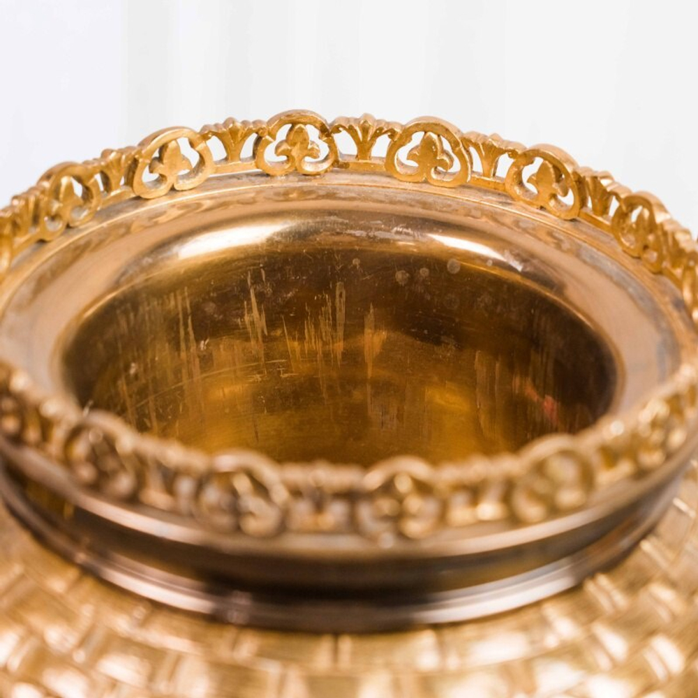 Декоративная ваза-кашпо в стиле Неоренессанс