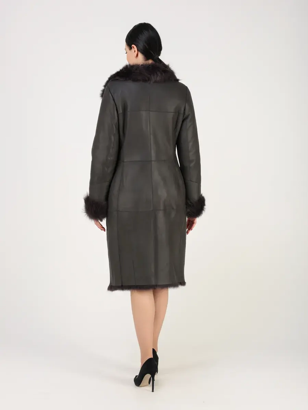 Дубленка зимняя натуральная с капюшоном длинная