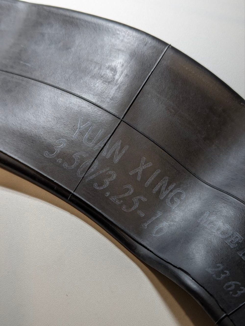 Камера заднего колеса мотоцикла R16 3.25/3.50