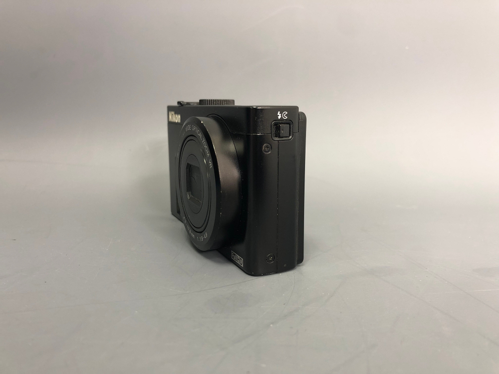 Nikon Coolpix P300