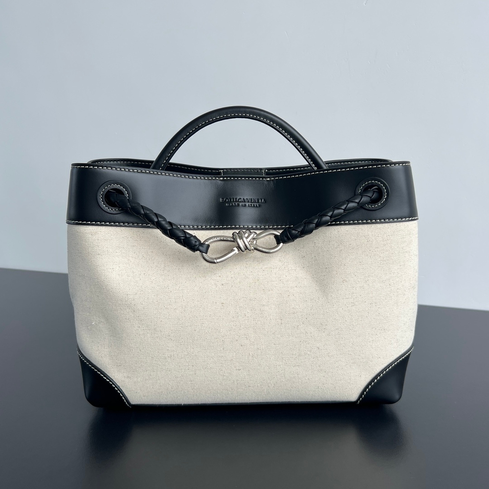Bottega Veneta Medium Andiamo 32 cm