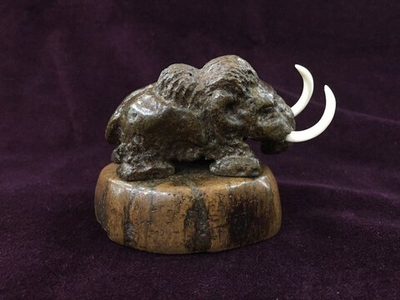 Мамонт шерстистый, миниатюра из кости мамонта