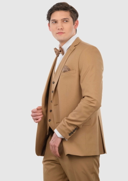 Мужской костюм тройка (песочный) А107