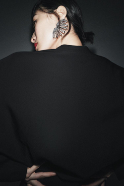 ZARA ПРИТАЛЕННАЯ БЛУЗА ZW COLLECTION, ЧЕРНЫЙ