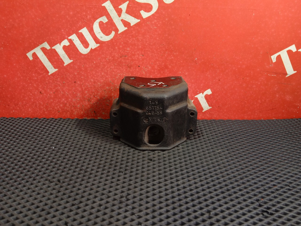 Подушка двигателя задняя 2017 г.