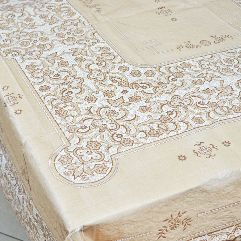 Скатерть 150*228см EMBOSSED бежевая с коричневым