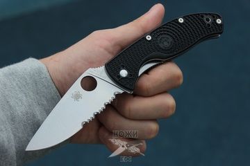 Нож складной Spyderco Tenacious 122PSBK c клинком из стали 8Cr13MoV, рукоять FRN