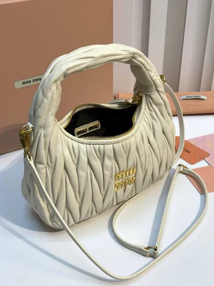 Сумка-хобо Miu Miu Wander matelassé nappa, белый