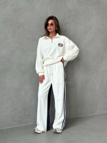 Молочный хлопковый свитшот с воротом на молнии