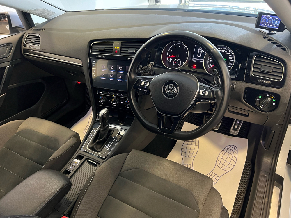 Volkswagen Golf, 2017 год