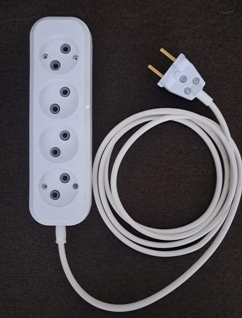 Удлинитель электрический "Доктор Ап" 4 розетки, 0,5 метра, ПВС 2 0.5 мм , белый 1.3 кВт, 6А, серия "Бюджет"