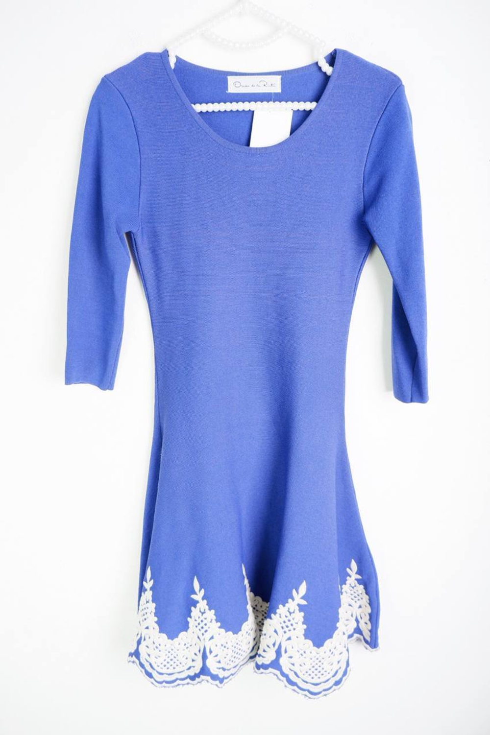 Платье с вышивкой, визуально на 40 размер