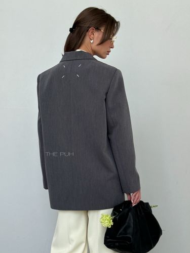 Серый объемный классический жакет