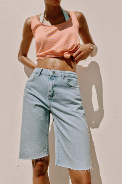 ZARA ДЖИНСОВЫЕ ШОРТЫ Z1975 СО СРЕДНЕЙ ПОСАДКОЙ, ВЫЦВЕТШИЙ СИНИЙ