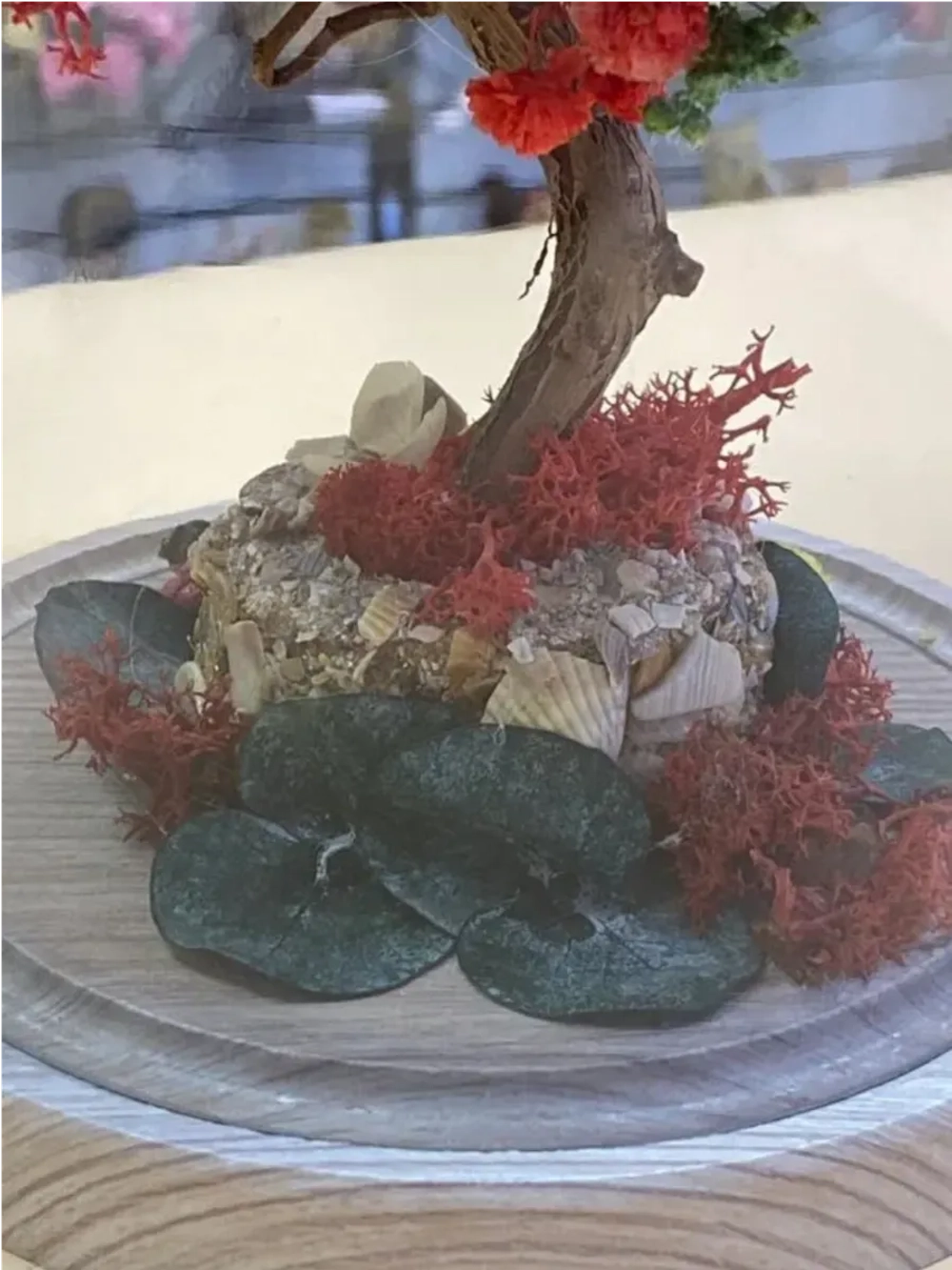 деревце из натуральных цветов в стекле