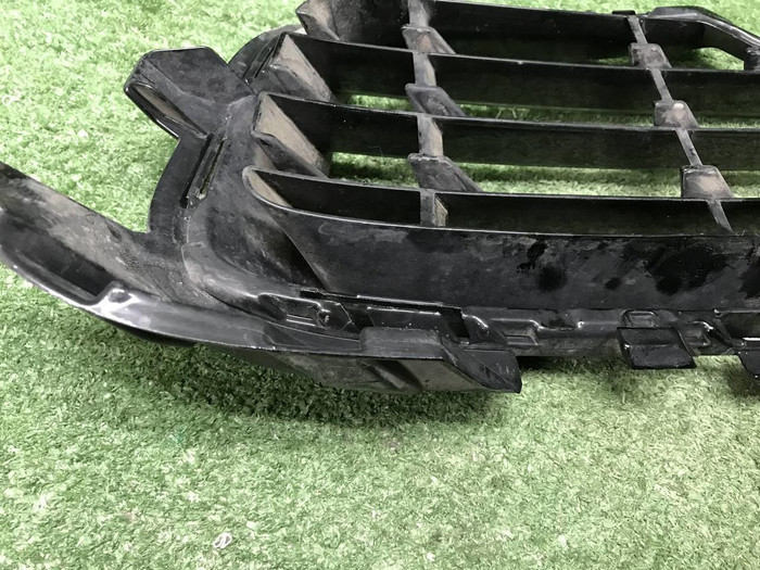 Решетка перед бампера VW Touareg 2 NF 14-18 R-Line