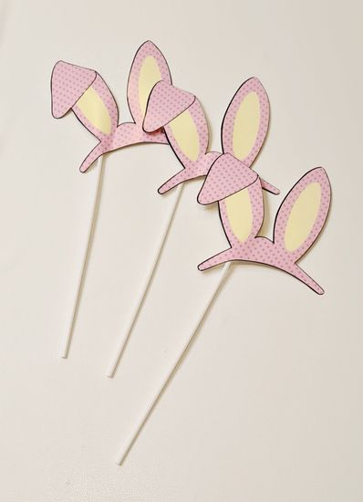 Аксессуары для фотосессии Зайка, на палочке, красные ушки, 3 штуки