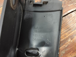 Накладка заднего рейлинга Jeep Commander (XK) 05-10 Б/У Оригинал 5ju46