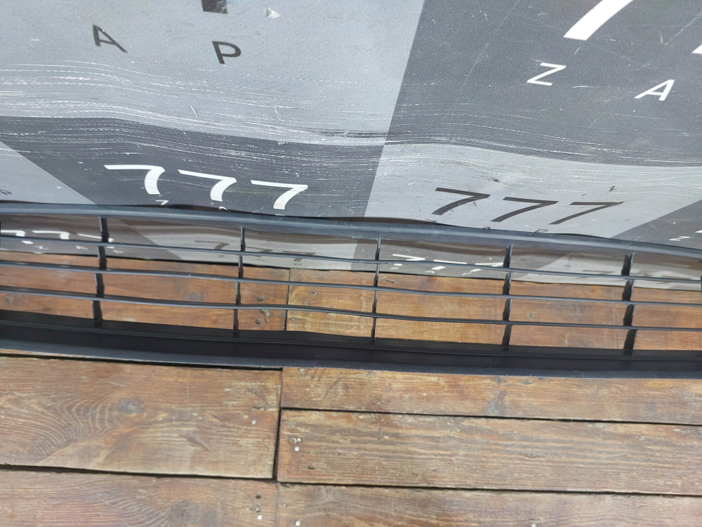 Решетка переднего бампера Toyota Prius 4 (XW50) 18-23 Б/У Оригинал 5311247310