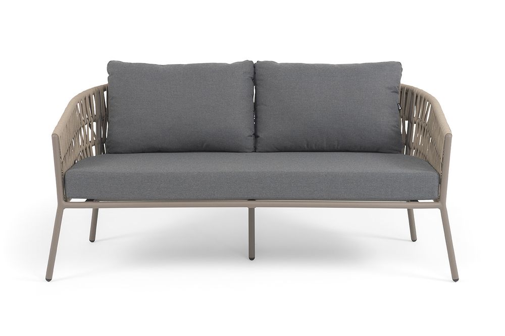 "Комо" диван 2-местный плетеный из роупа, каркас алюминий бежево-серый (RAL7006) муар, роуп серо-коричневый 23мм, ткань темно-серая 027