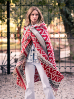 Теплый палантин с орнаментом