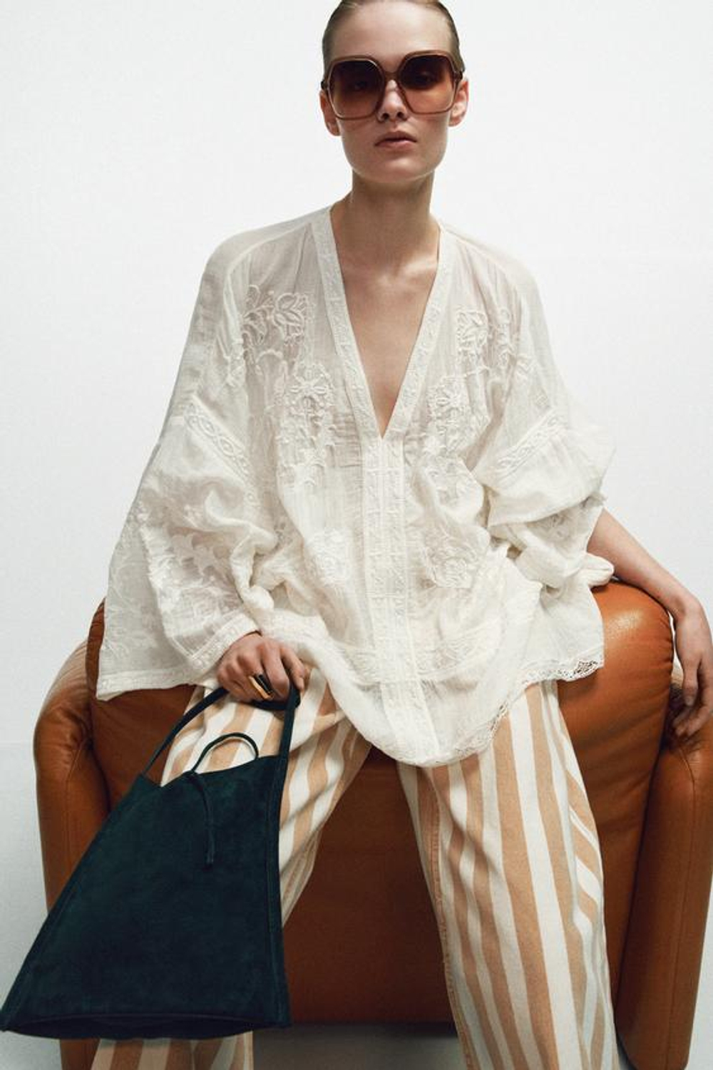 ZARA МИНИ-ПЛОСКАЯ КОЖАНАЯ СУМКА С БАНТОМ, ЗЕЛЕНЫЙ