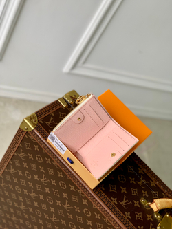 Louis Vuitton Lisa Wallet