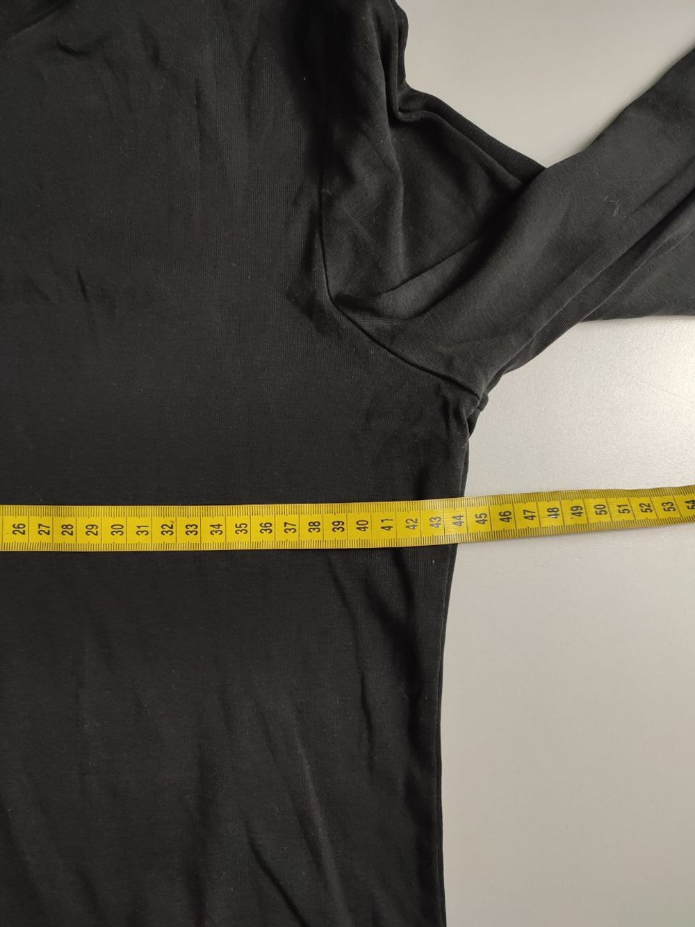 Водолазка Uniqlo базовая, визуально на 44 размер