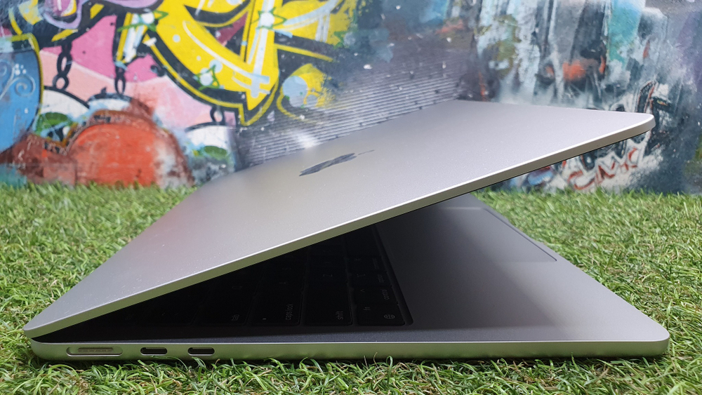 MacBook Air 13 2022 M2/8Gb/256Gb/ MLY33LL/A A2681 Retina