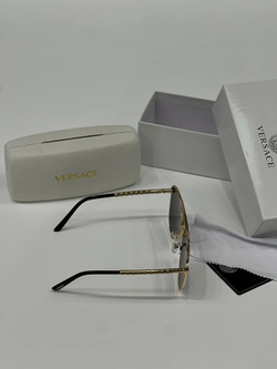 Солнцезащитные очки Versace
