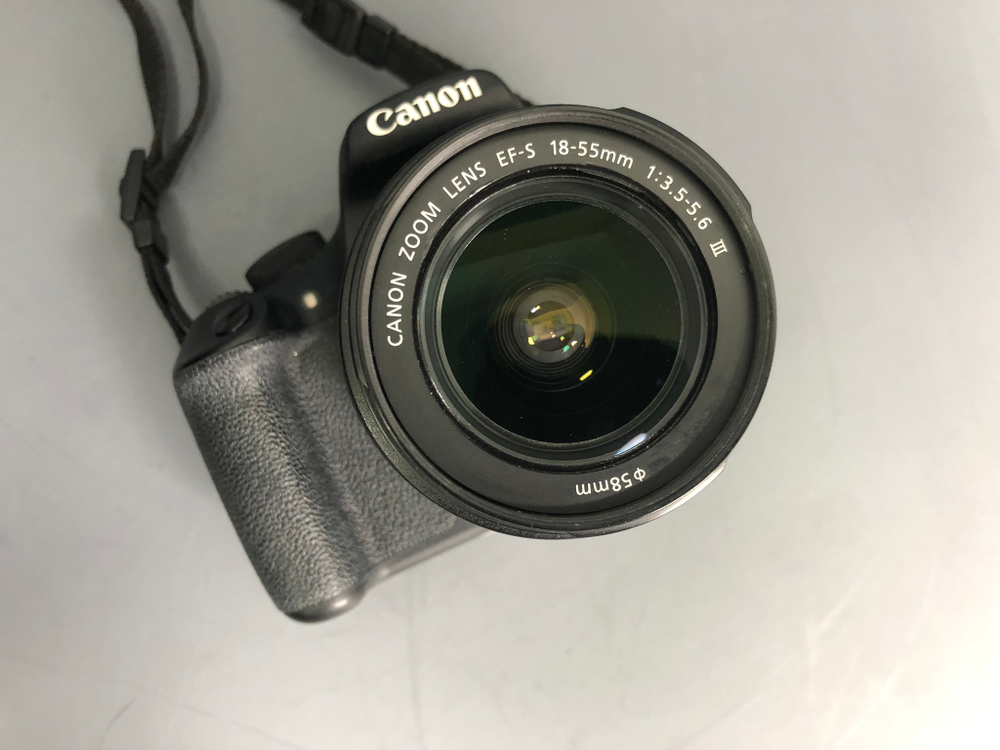 Canon 1200D Kit 18-55mm 3.5-5.6 III 13.000 кадров