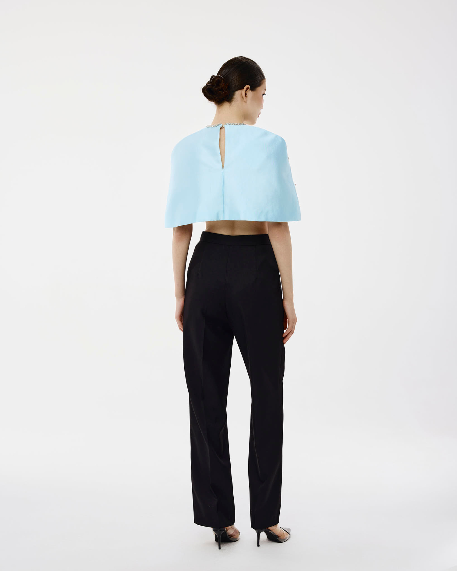 Кейп Regal (Регаль) с вышивкой голубой