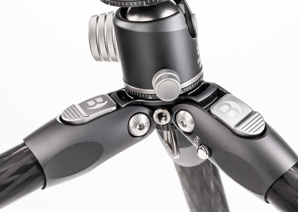 Штатив Benro TTOR34CGX35 карбоновый с шаровой головой