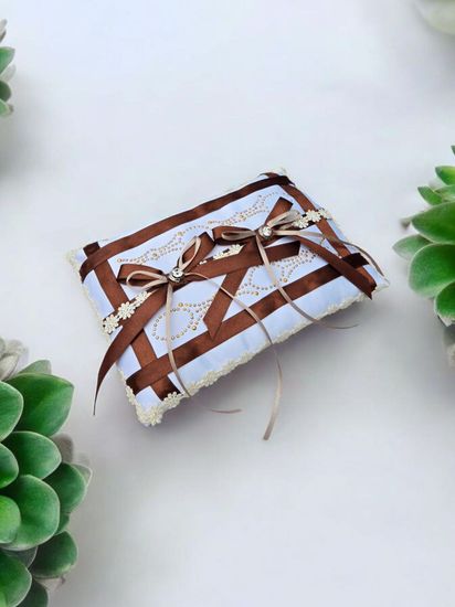 Подушечка для колец белая шоколадная. Размер: 14х19.5см