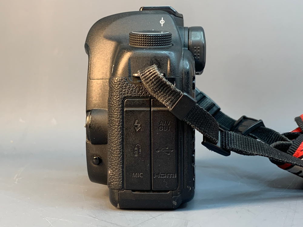 Canon 5D Mark II Body 240392 Кадров