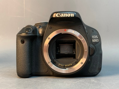 Canon 600D Body 28444 Кадров не работает датчик положения экрана