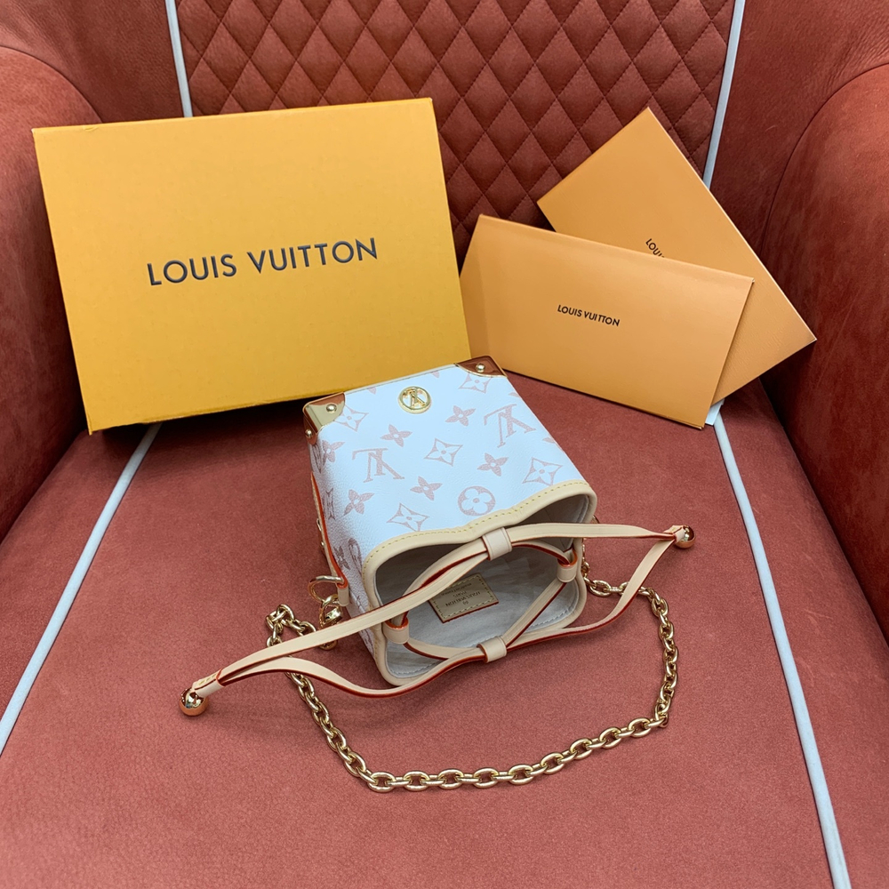 Louis Vuitton Noe Purse